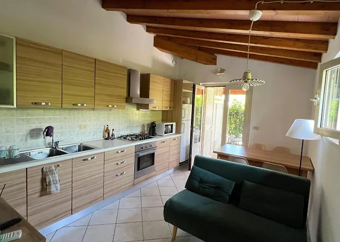 Versilia Villina Lola * Marina di Pietrasanta